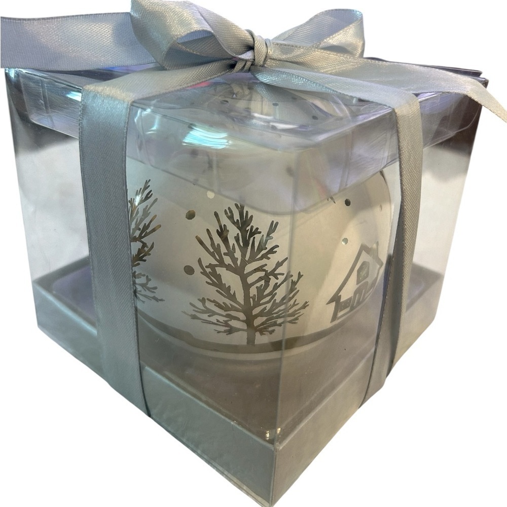 Christmas Ornament in Gift Box with Fairy Lights - In original packaging